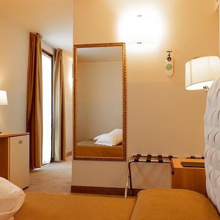 Hotel Dependance Silvestro Garda  Luaran gambar