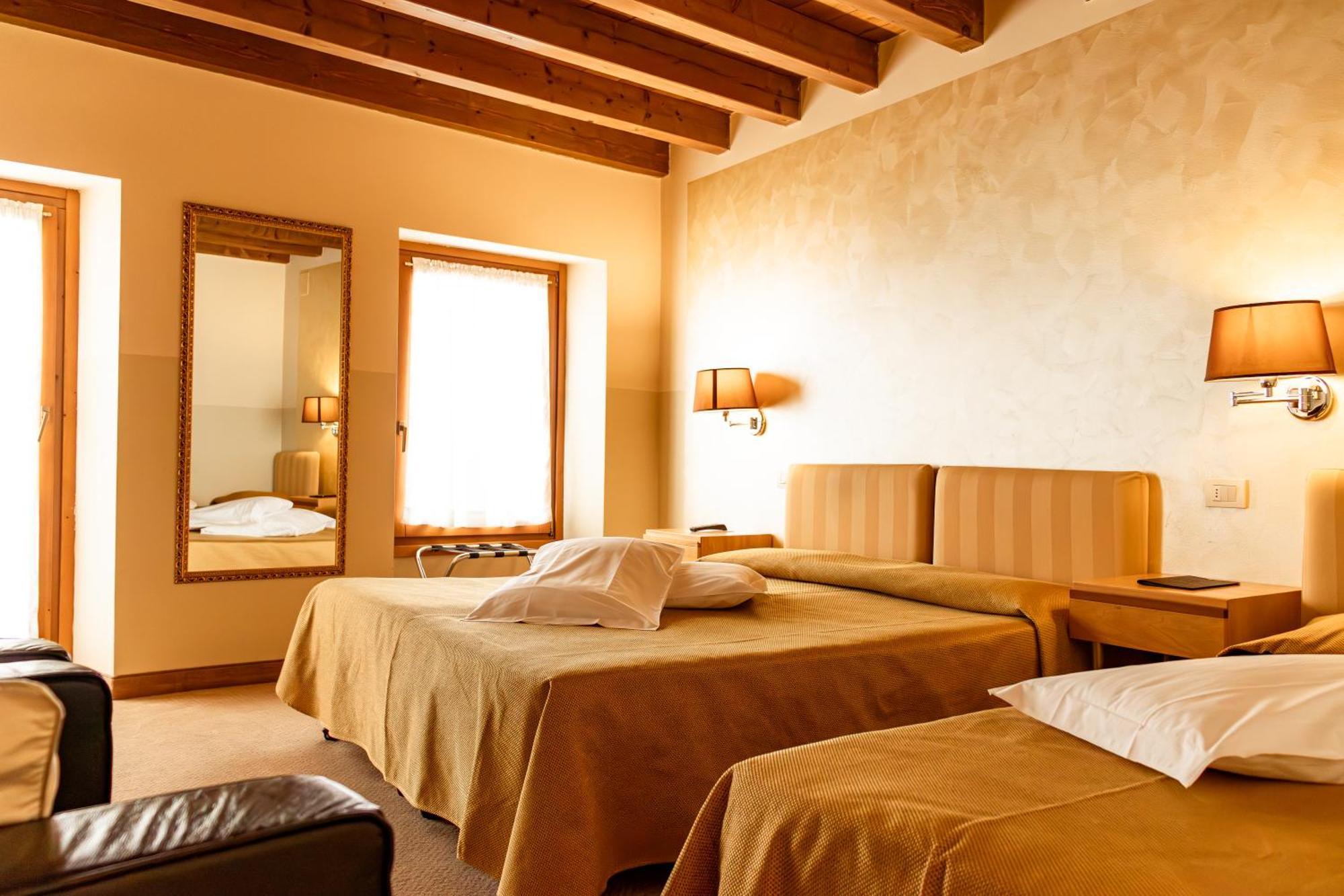 Hotel Dependance Silvestro Garda  Luaran gambar