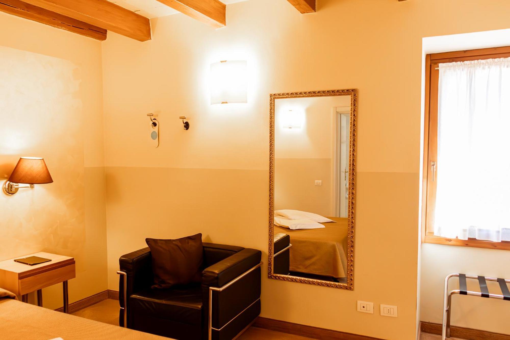 Hotel Dependance Silvestro Garda  Luaran gambar