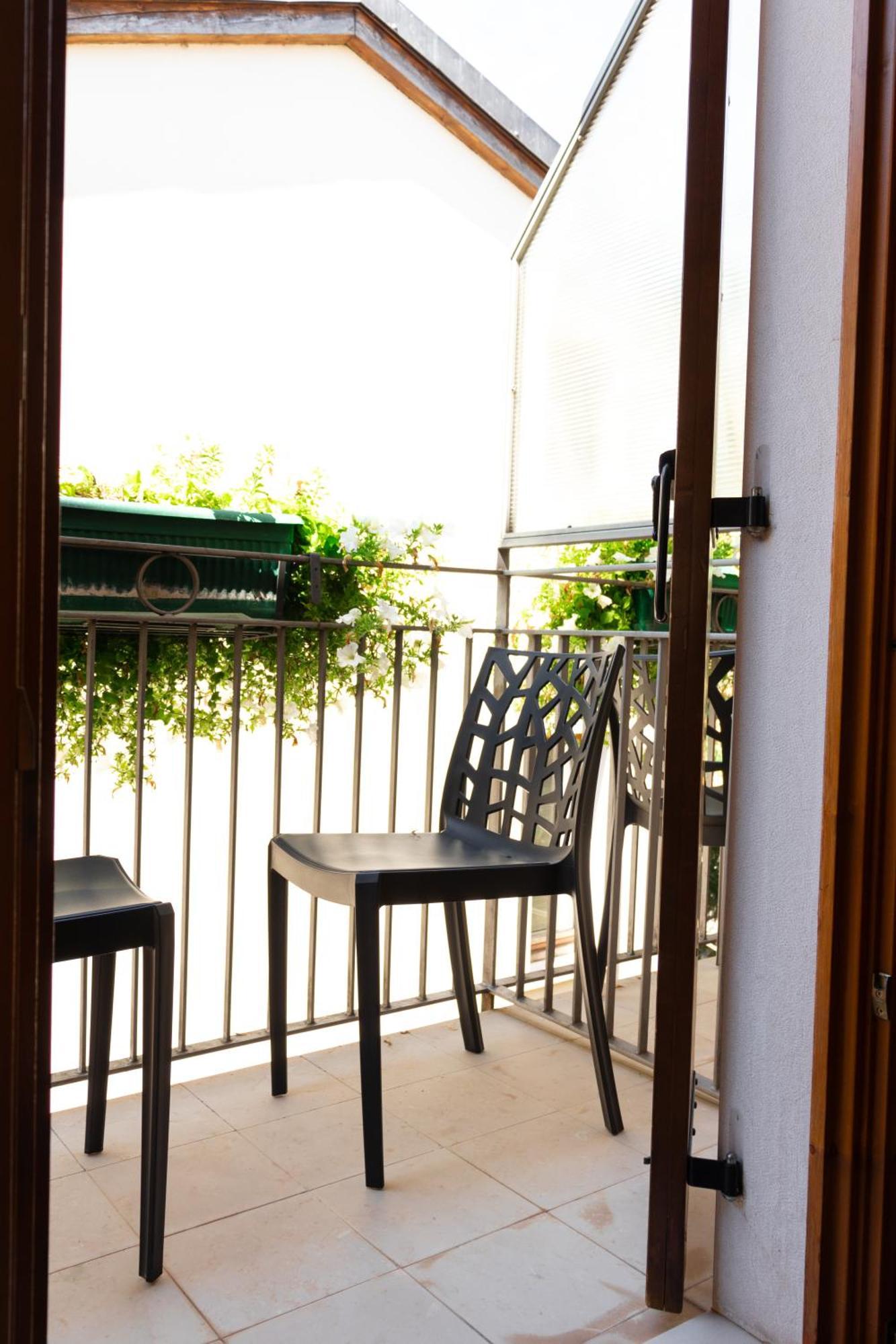 Hotel Dependance Silvestro Garda  Luaran gambar