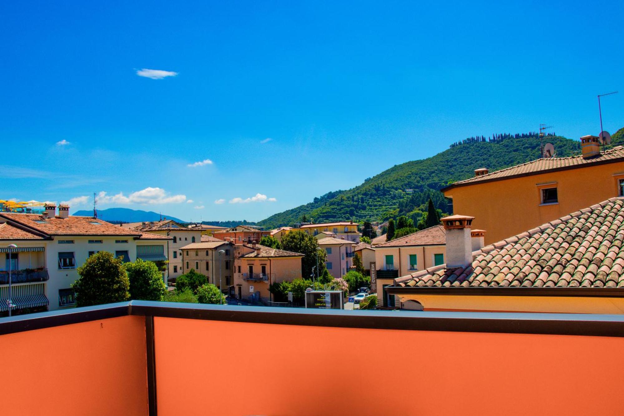 Hotel Dependance Silvestro Garda  Luaran gambar