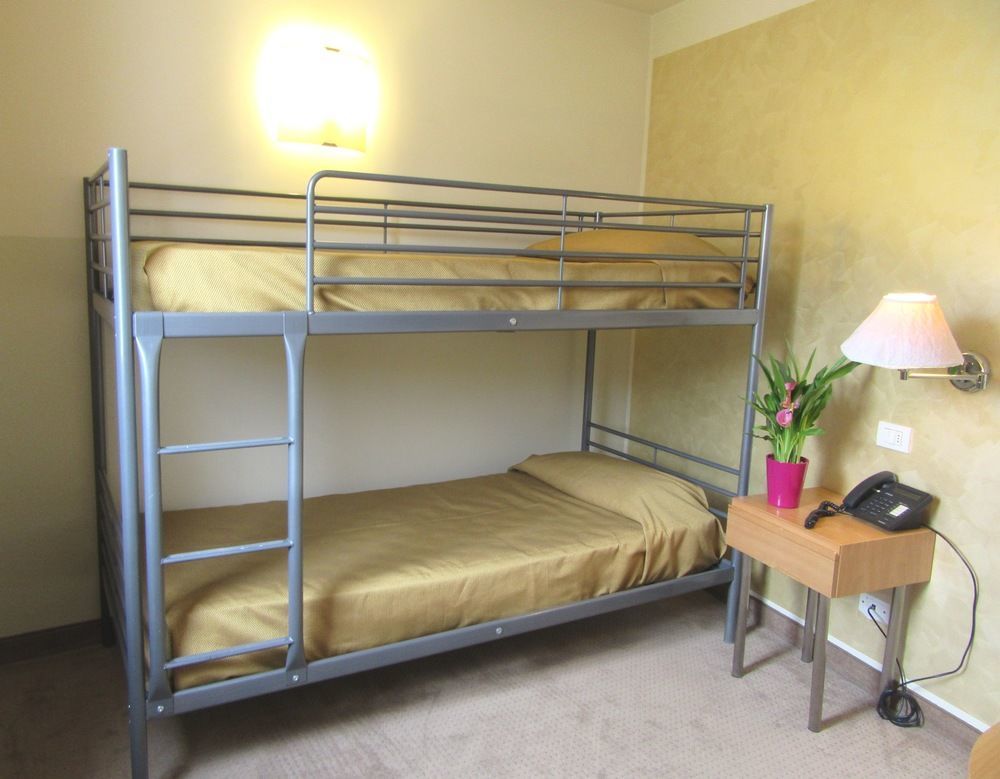 Hotel Dependance Silvestro Garda  Luaran gambar
