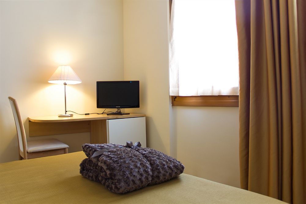 Hotel Dependance Silvestro Garda  Luaran gambar