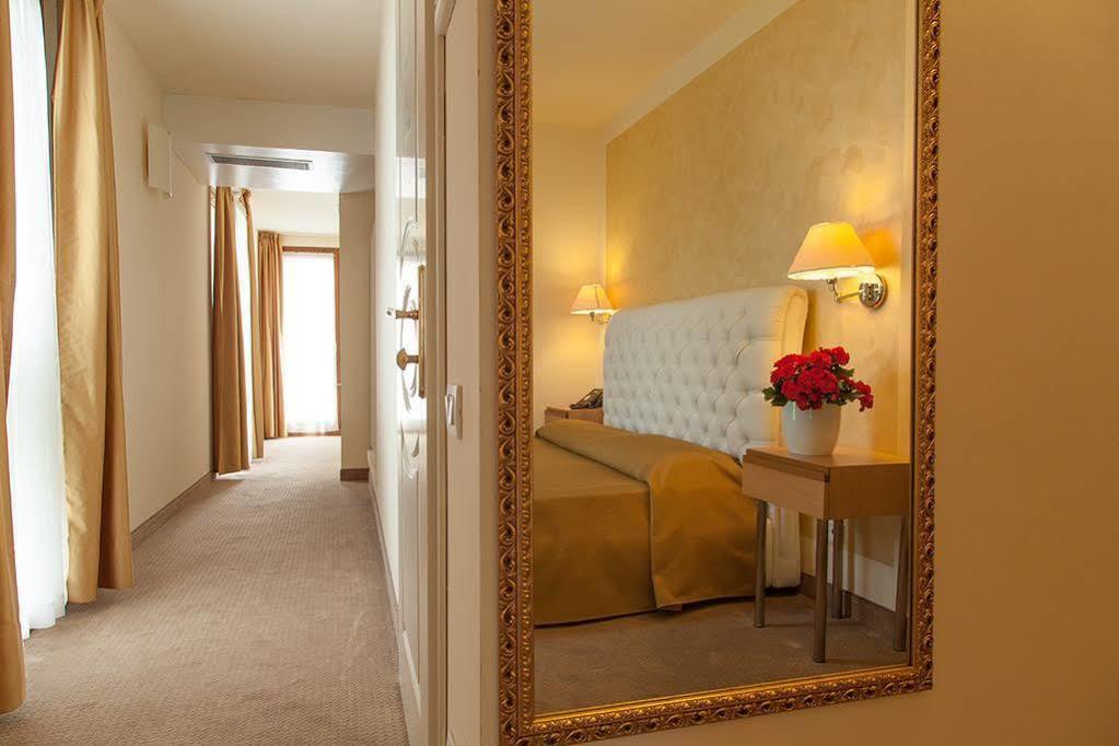 Hotel Dependance Silvestro Garda  Luaran gambar